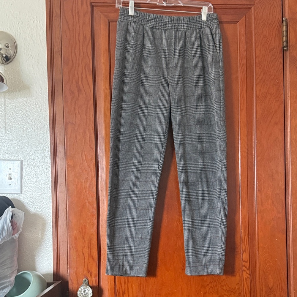 Women’s Gray Checkered Pants